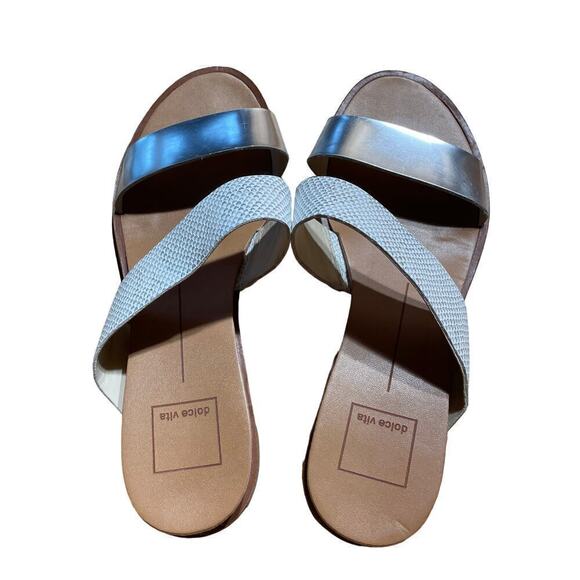 Women's Dolce Vita Slip on Slides/Sandals. Silver. Summer. Size 7M - Picture 2 of 3